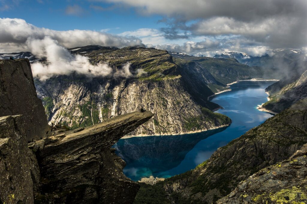 Norwegen Natur wandern Trolltunga Wandern in Norwegen Tipps und gute Trails